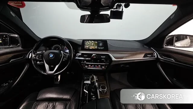 BMW 5 Series (G30) id 3445147 из Кореи 17