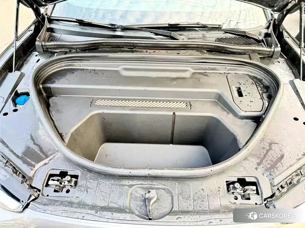 Audi Q6L id 4600439 из Китая 7