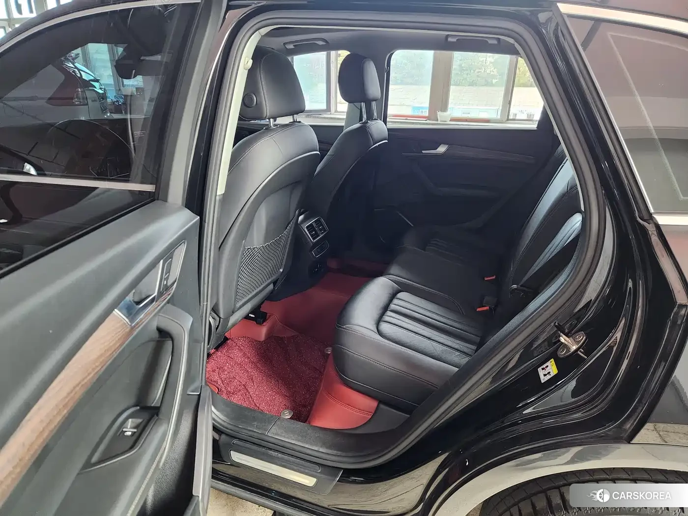 Audi Q5L id 4654560 из Китая 7