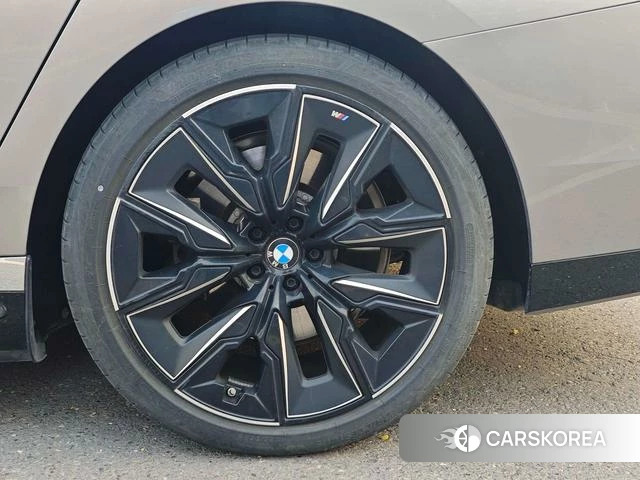 BMW i7 id 4300405 из Китая 13
