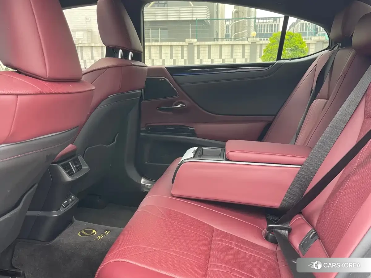 Lexus ES id 4589476 из Китая 7
