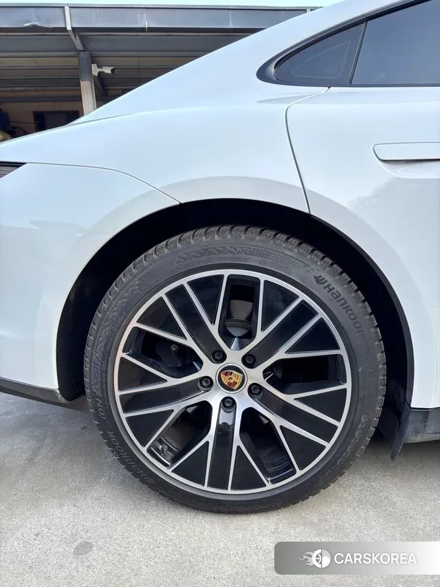 Porsche Taycan id 3669083 из Кореи 16