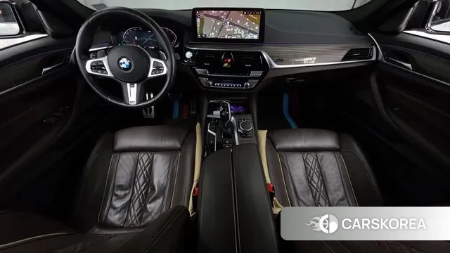 BMW 5 Series (G30) id 3702977 из Кореи 17