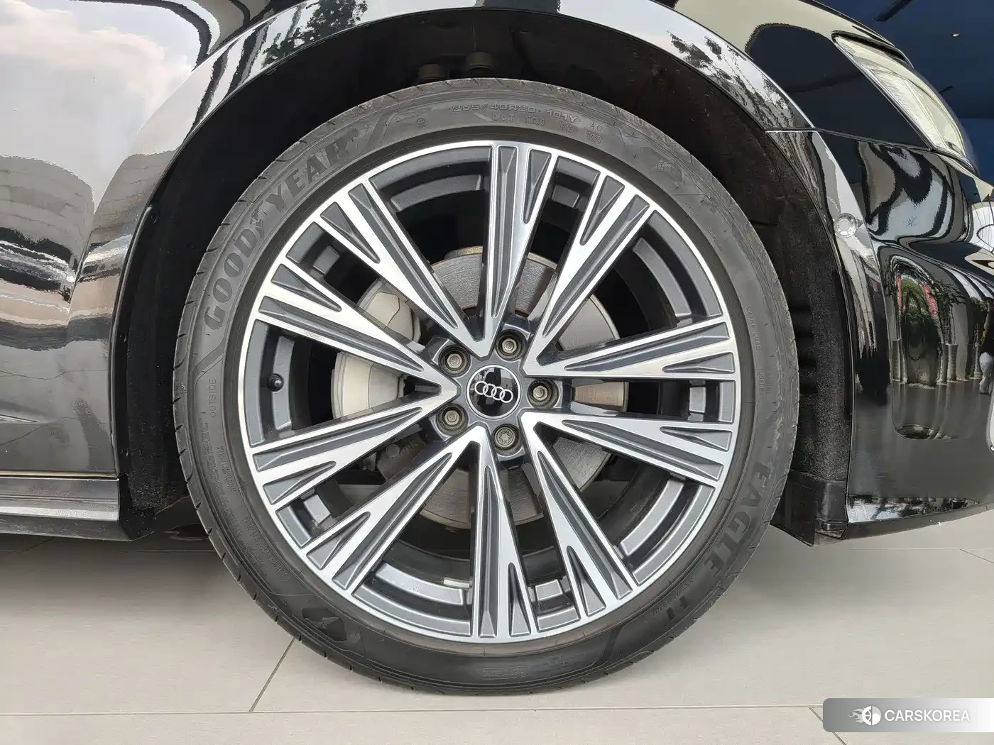 Audi A6L id 4607197 из Китая 13