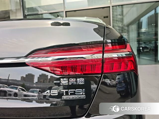 Audi A6L id 4274395 из Китая 14