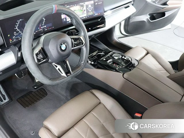 BMW 5 Series (G60) id 4300525 из Кореи 17