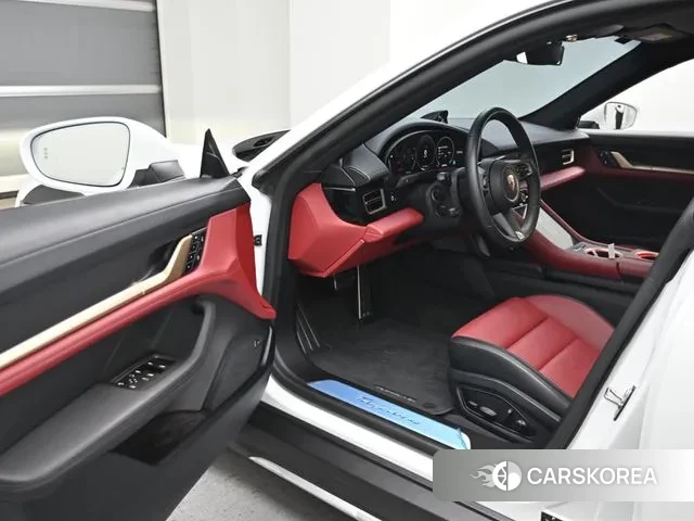 Porsche Taycan id 3757804 из Кореи 17