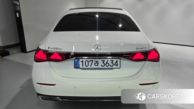 Mercedes-Benz E-Class W214 id 4177506 из Кореи 17