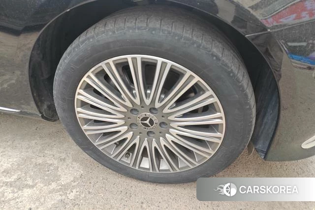 Mercedes-Benz E-class id 4264548 из Китая 14