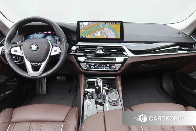 BMW 5 Series (G30) id 4535156 из Кореи 17
