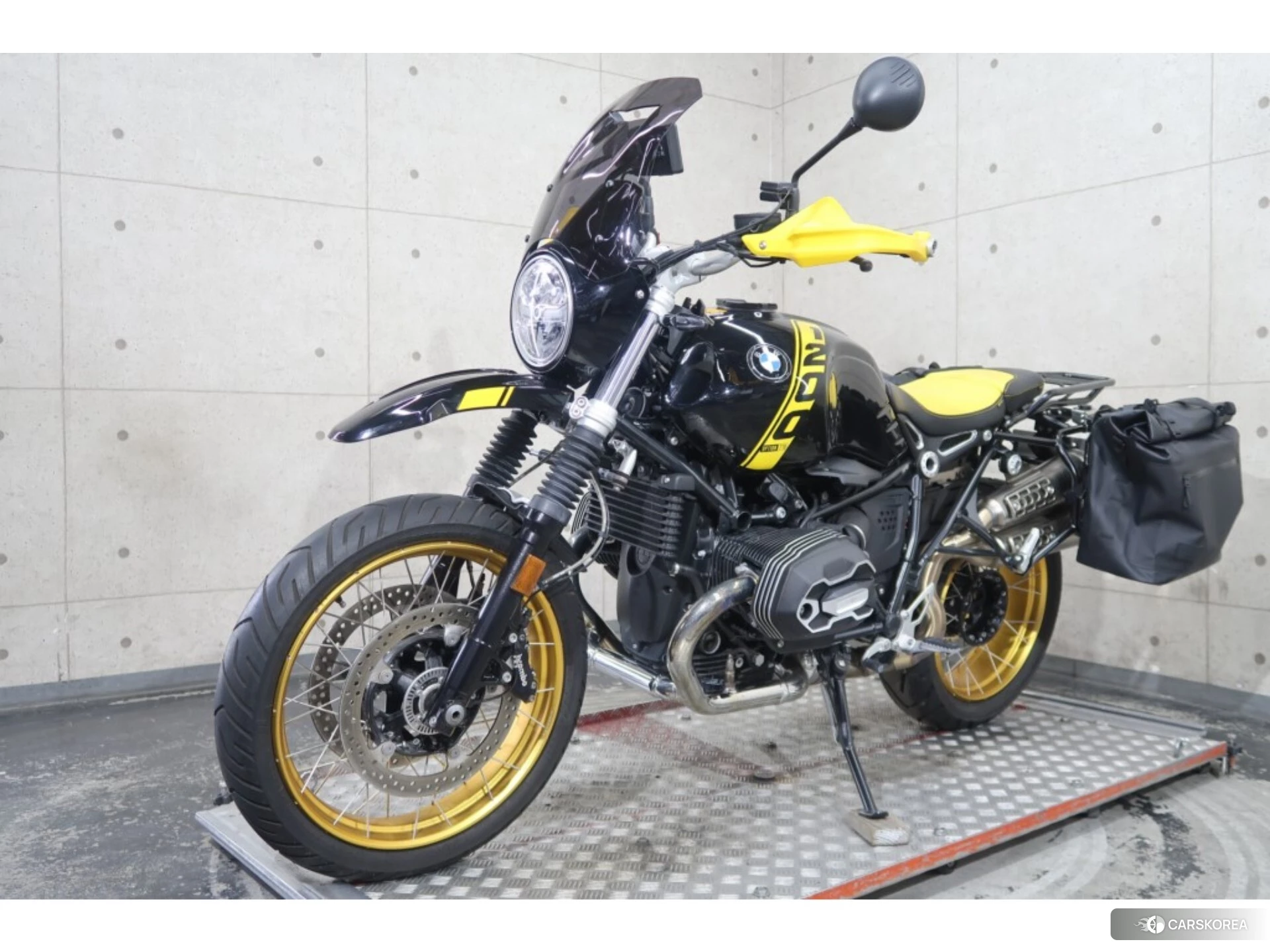 BMW R NINE T URBAN GS id 4373824 из Японии 7