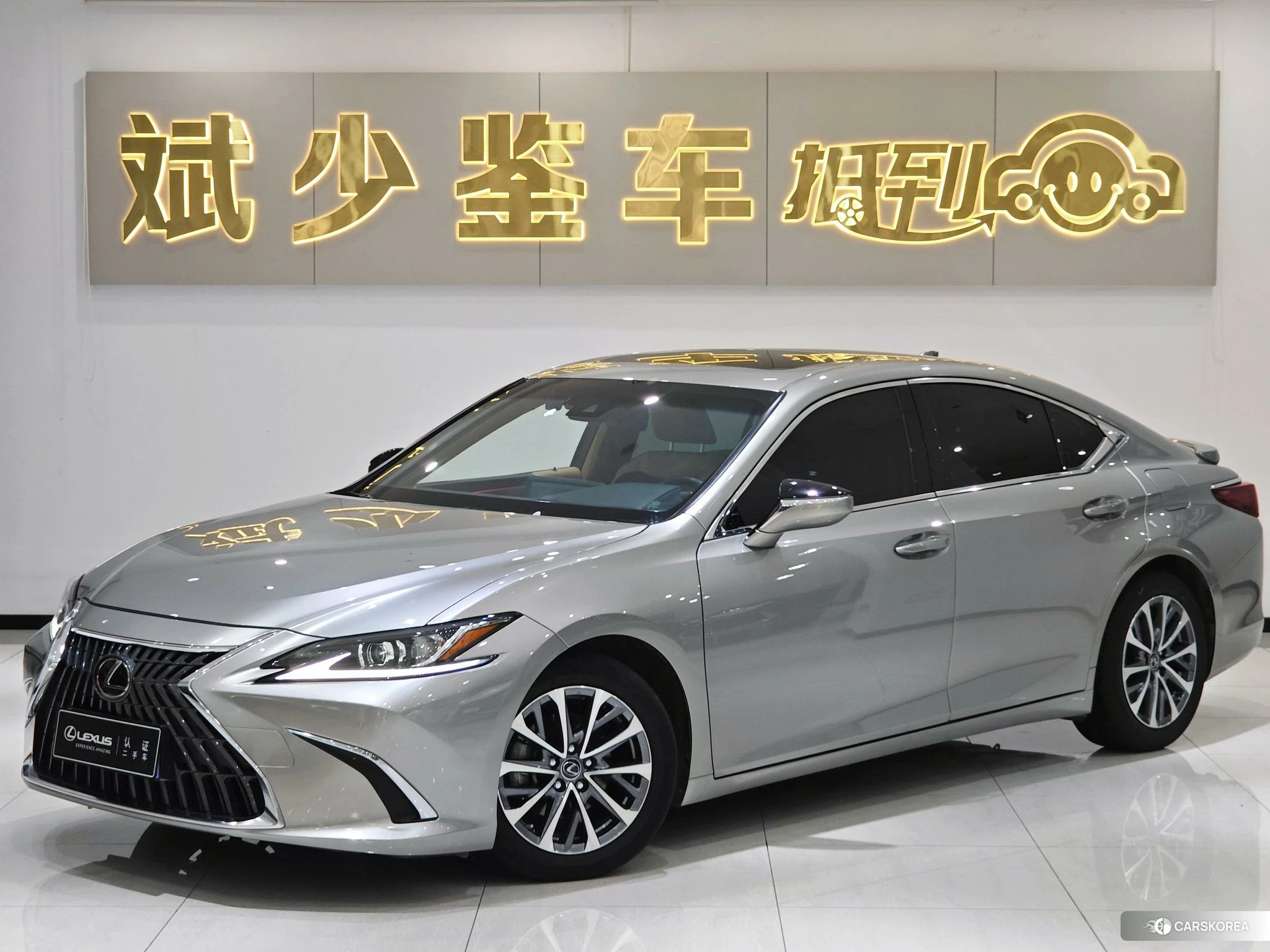 Lexus ES id 4487433 из Китая 9
