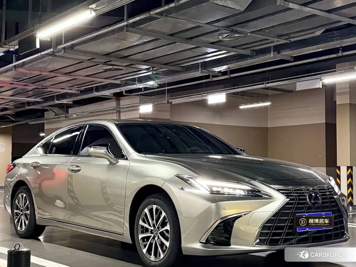 Lexus ES id 4600625 из Китая 15