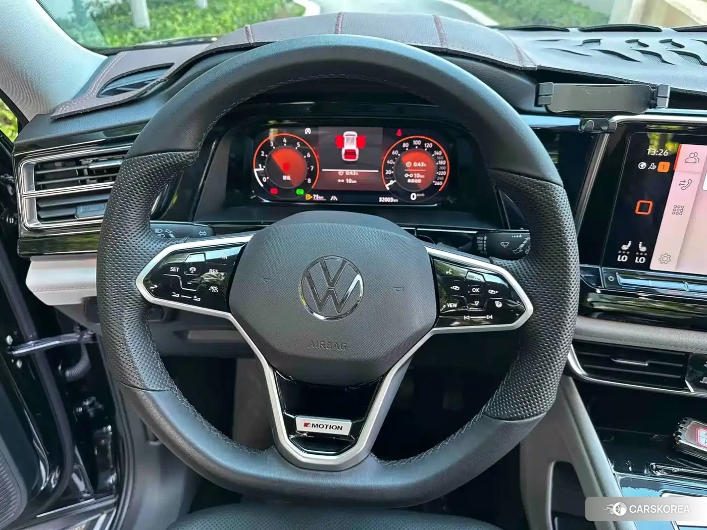 Volkswagen Touareg id 4600882 из Китая 17