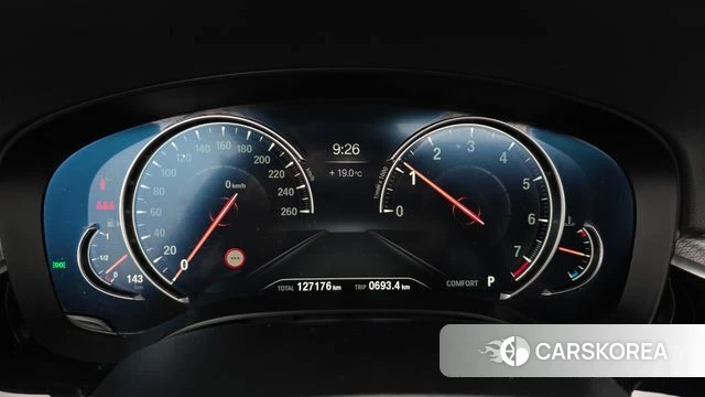 BMW 5 Series (G30) id 3937312 из Кореи 17