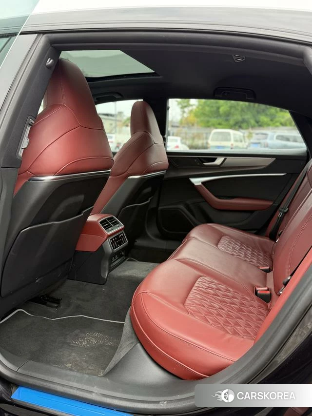 Audi A7L id 4228475 из Китая 16