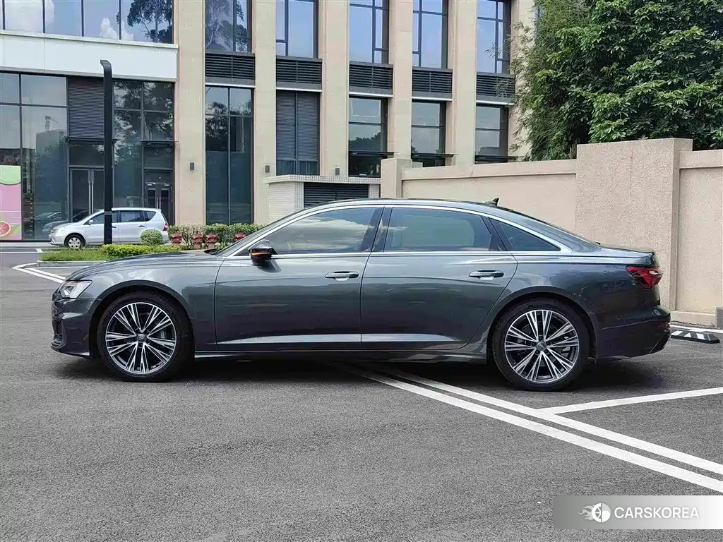 Audi A6L id 4576620 из Китая 20