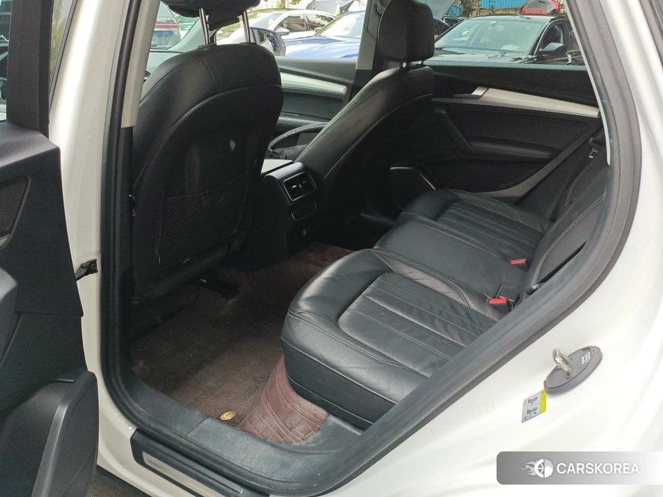 Audi Q5L id 4455470 из Китая 7
