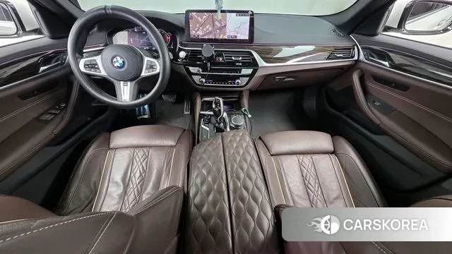 BMW 5 Series (G30) id 3746714 из Кореи 17