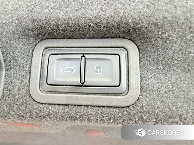 Audi A7L id 4259066 из Китая 16