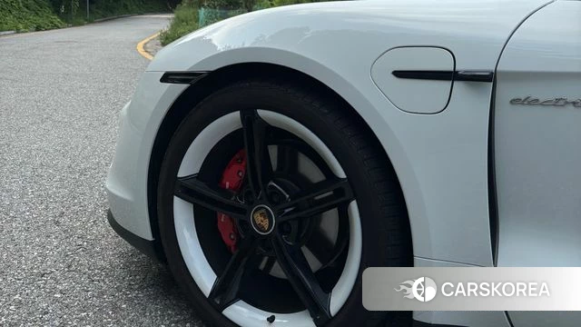 Porsche Taycan id 4625295 из Кореи 11