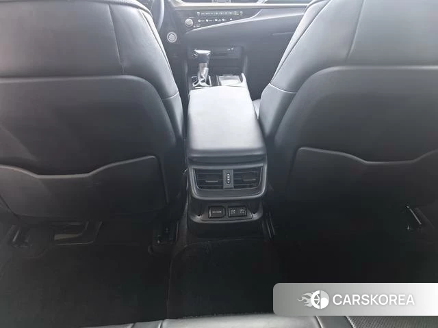 Lexus ES id 4259218 из Китая 13
