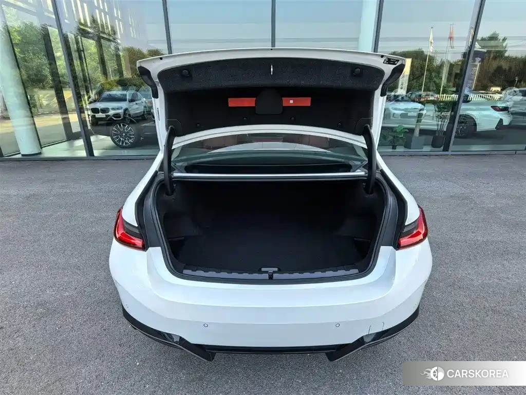 BMW i3 id 4629647 из Китая 17
