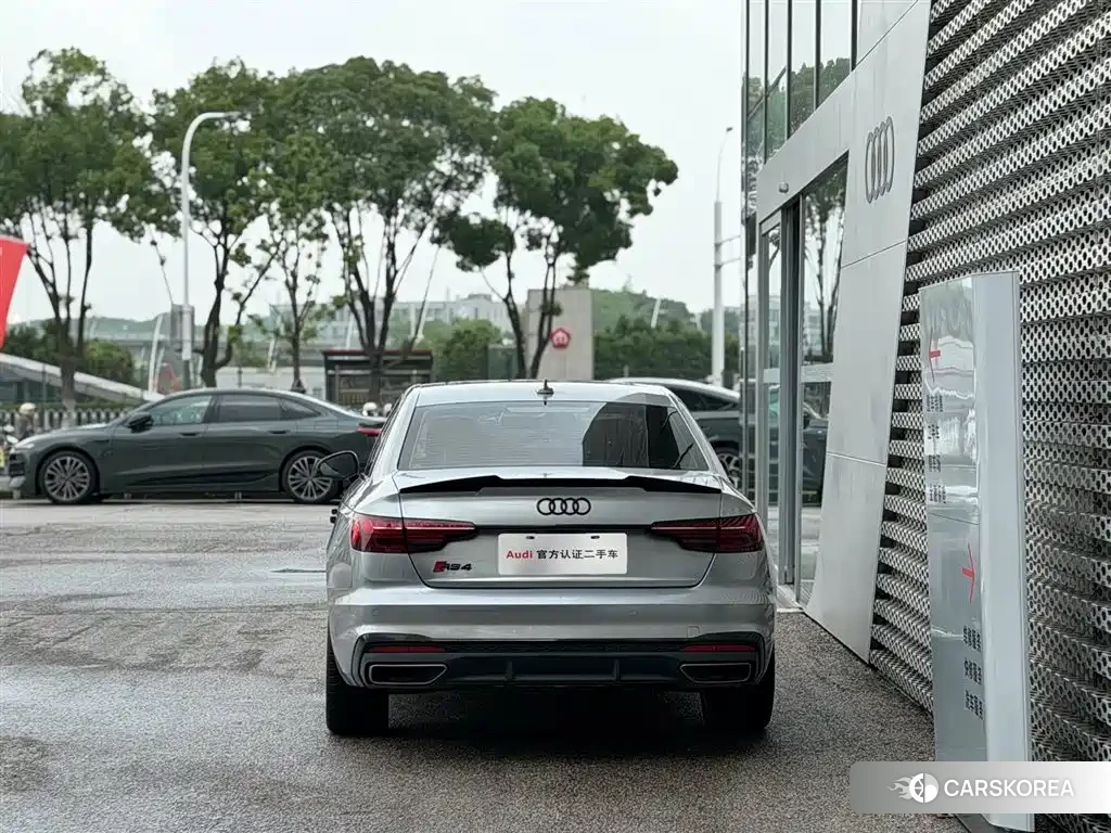Audi A4L id 4565245 из Китая 13