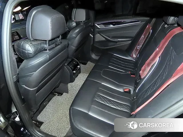 BMW 5 Series (G30) id 3757503 из Кореи 17