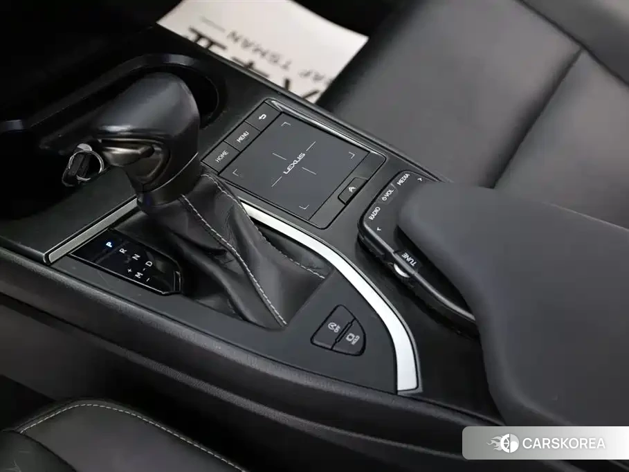 Lexus UX id 4685910 из Китая 19