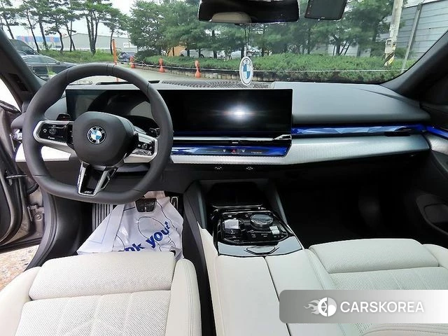 BMW 5 Series (G60) id 4612271 из Кореи 17