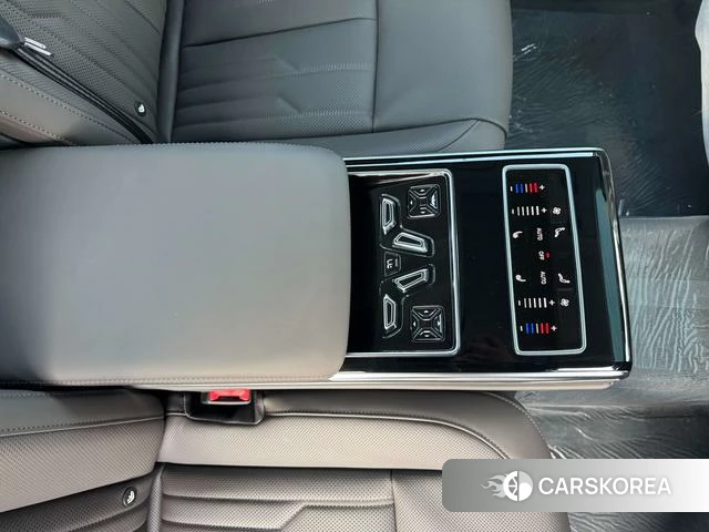 Audi A8 id 4259270 из Китая 10