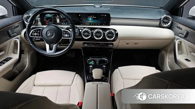 Mercedes-Benz A-Class W177 id 4354990 из Кореи 27