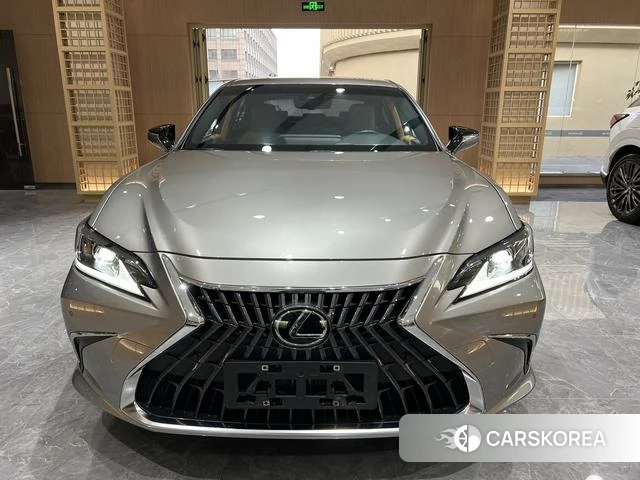 Lexus ES id 4278307 из Китая 16