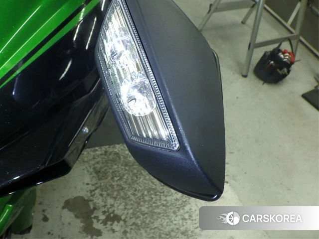 Kawasaki NINJA H2 SX SE id 3947027 из Японии 29