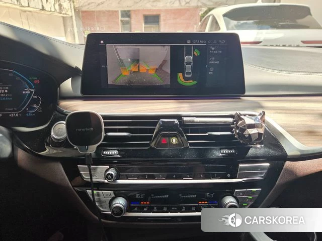 BMW 5 Series (G30) id 4688626 из Кореи 13