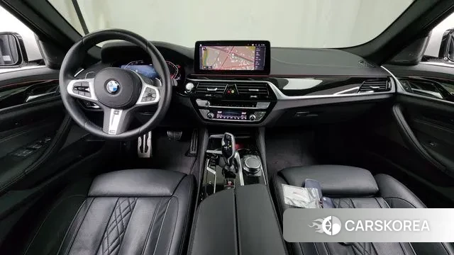 BMW 5 Series (G30) id 3416197 из Кореи 17