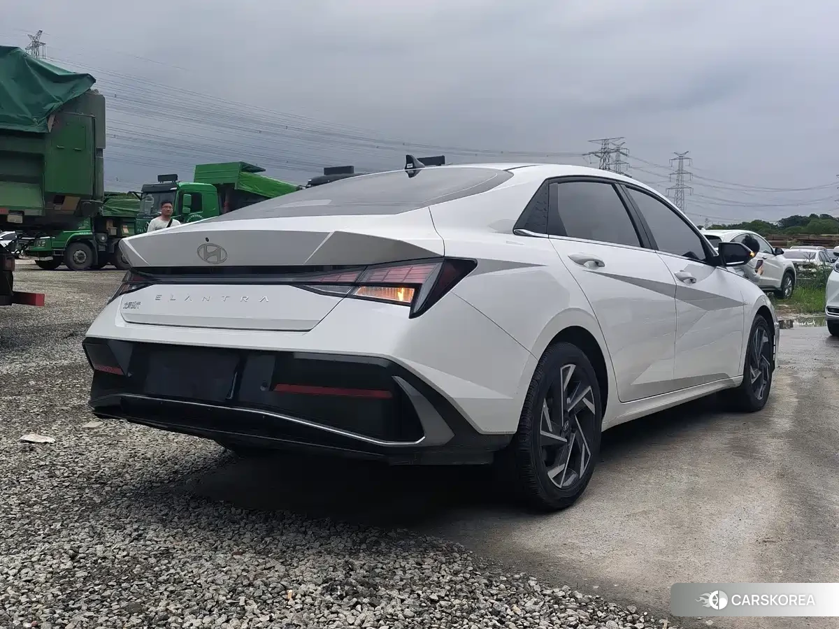 Hyundai Elantra id 4601758 из Китая 7
