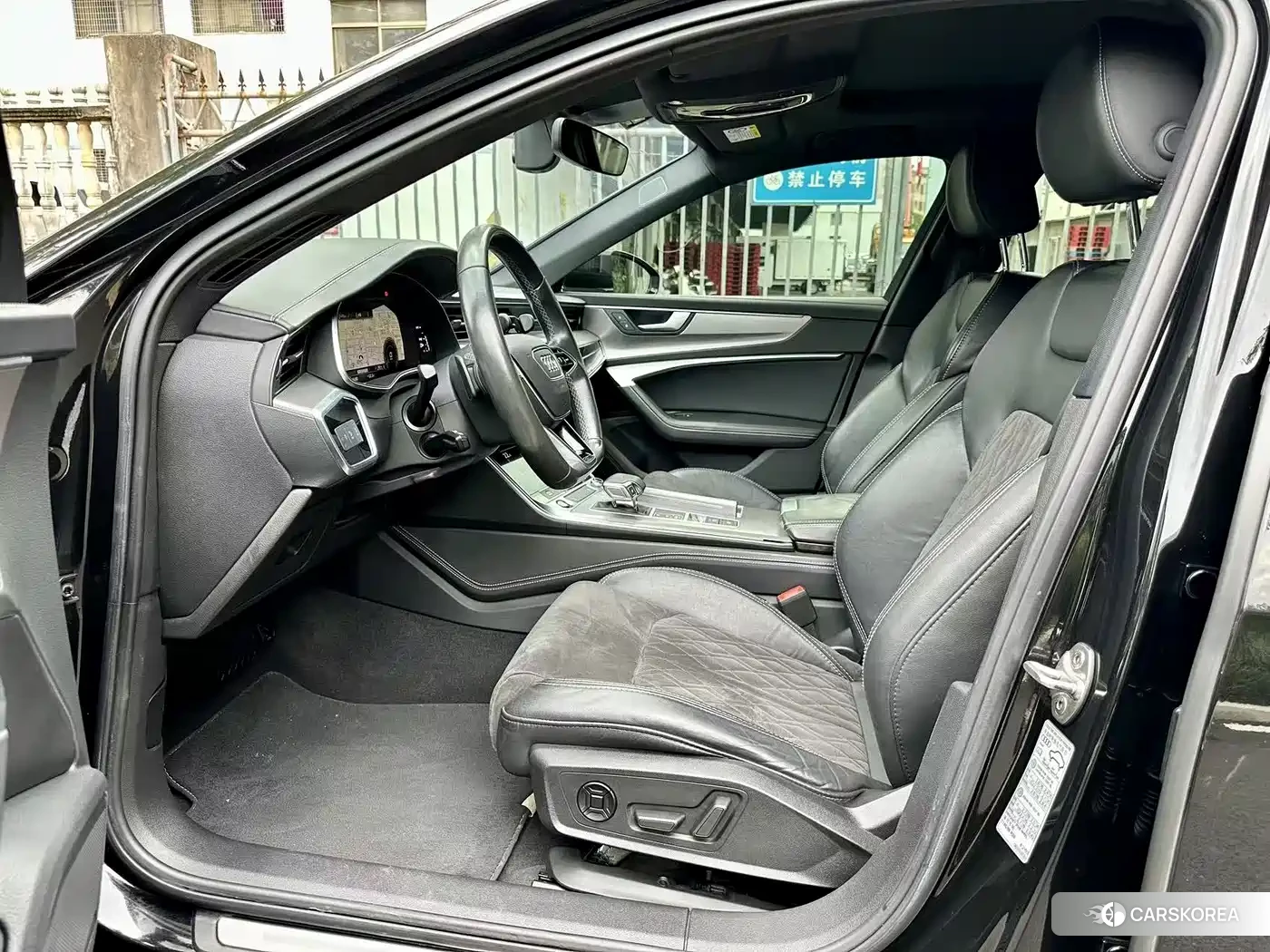Audi A6L id 4617124 из Китая 7