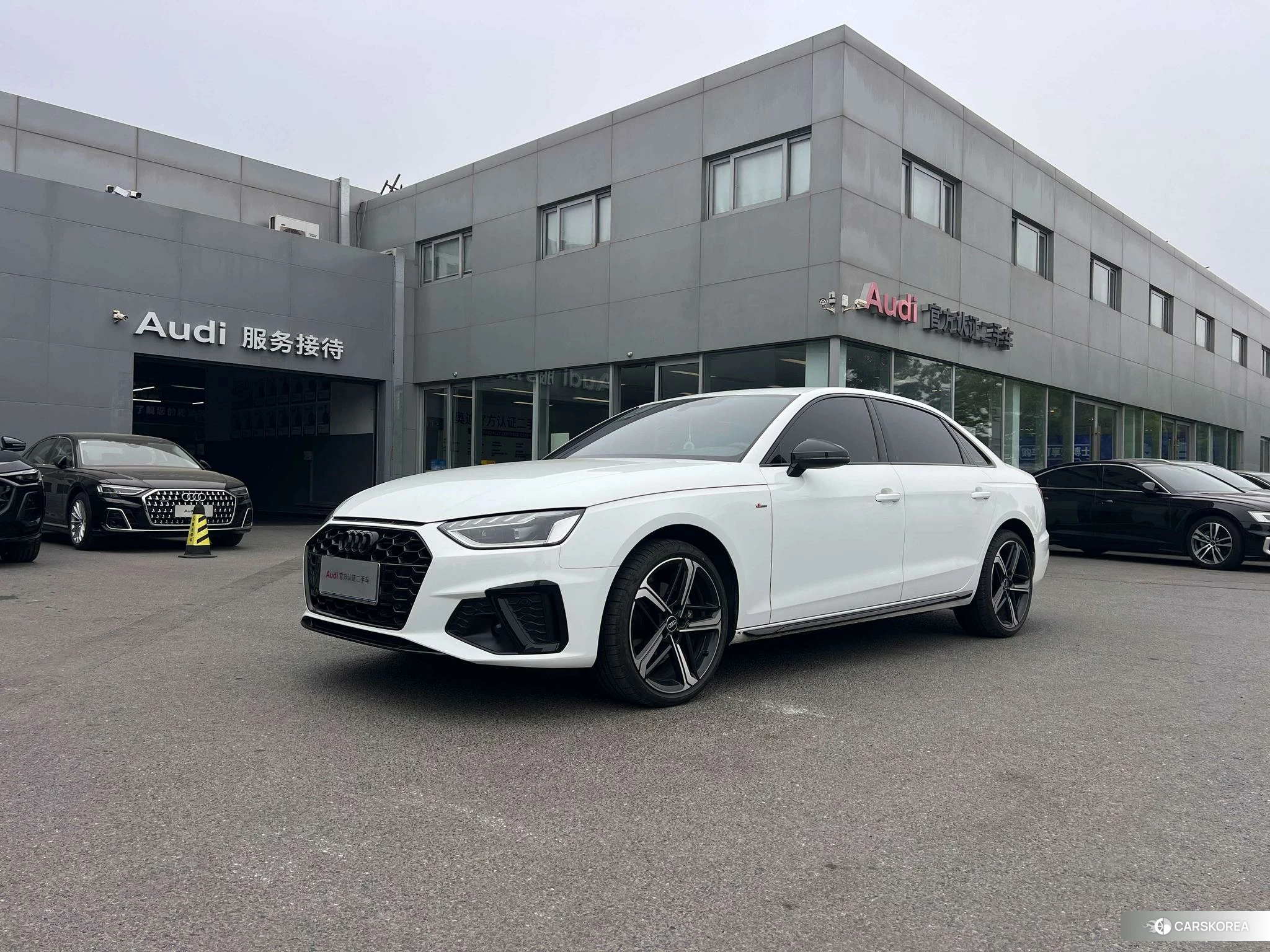 Audi A4L id 4492621 из Китая 7