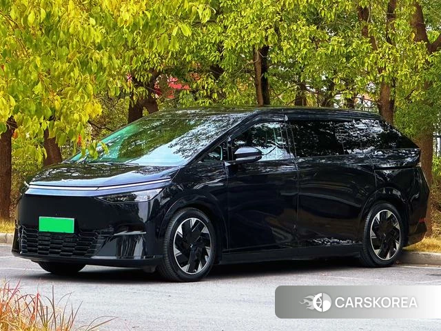 Xiaopeng Motors Xiaopeng X9 id 4238314 из Китая 20