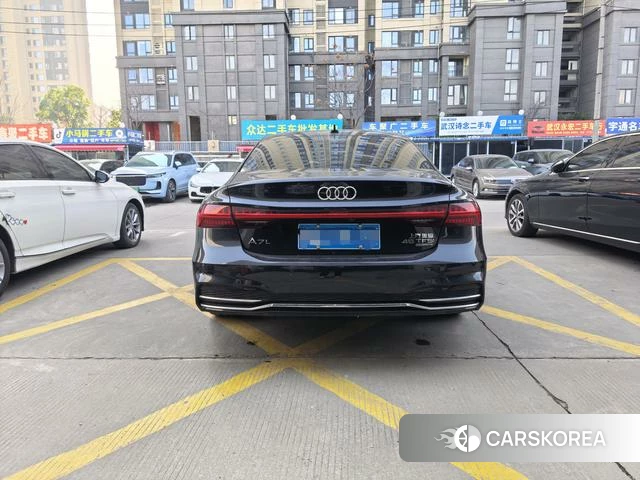 Audi A7L id 4256960 из Китая 9