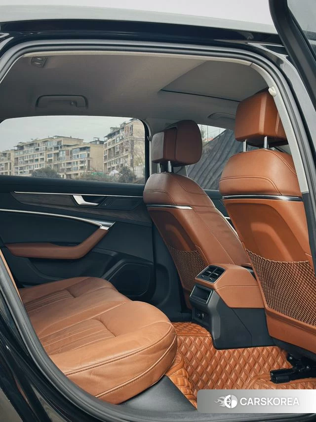 Audi A6L id 4313396 из Китая 9