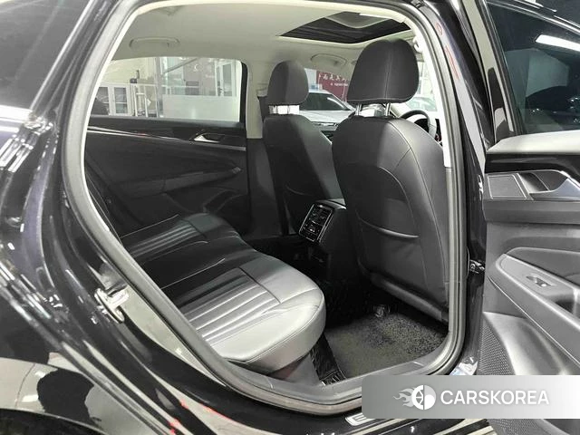Volkswagen Passat id 4328779 из Китая 17