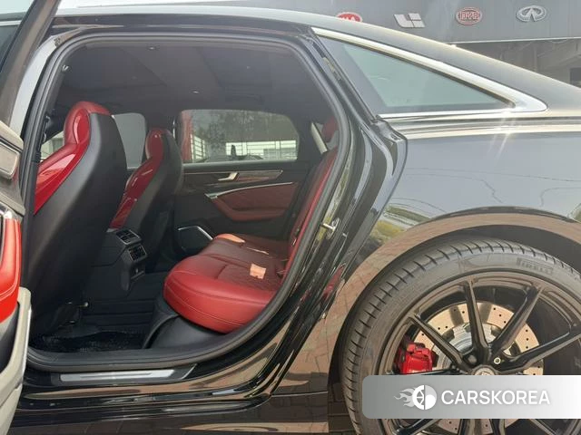 Audi A6L id 4212470 из Китая 7