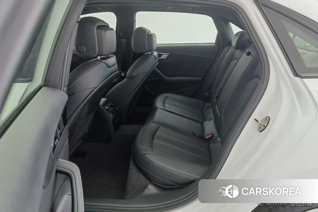 Audi A4L id 3993383 из Китая 21