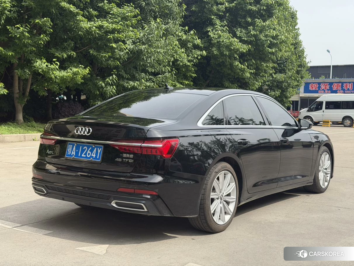 Audi A6L id 4419424 из Китая 11