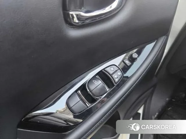 Nissan Leaf (ZE1) id 3636336 из Кореи 17