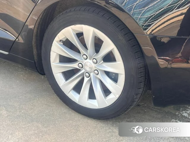 Tesla Model S id 4224895 из Кореи 14