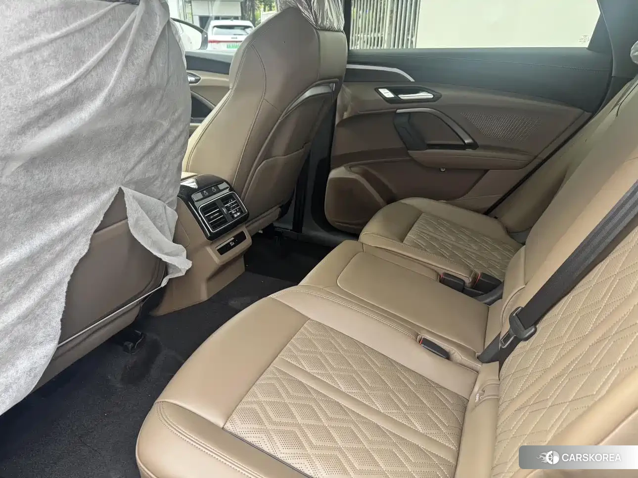 Audi Q5L id 4599570 из Китая 22